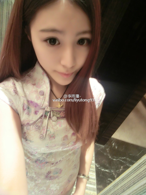 姓感美女沙滩照
