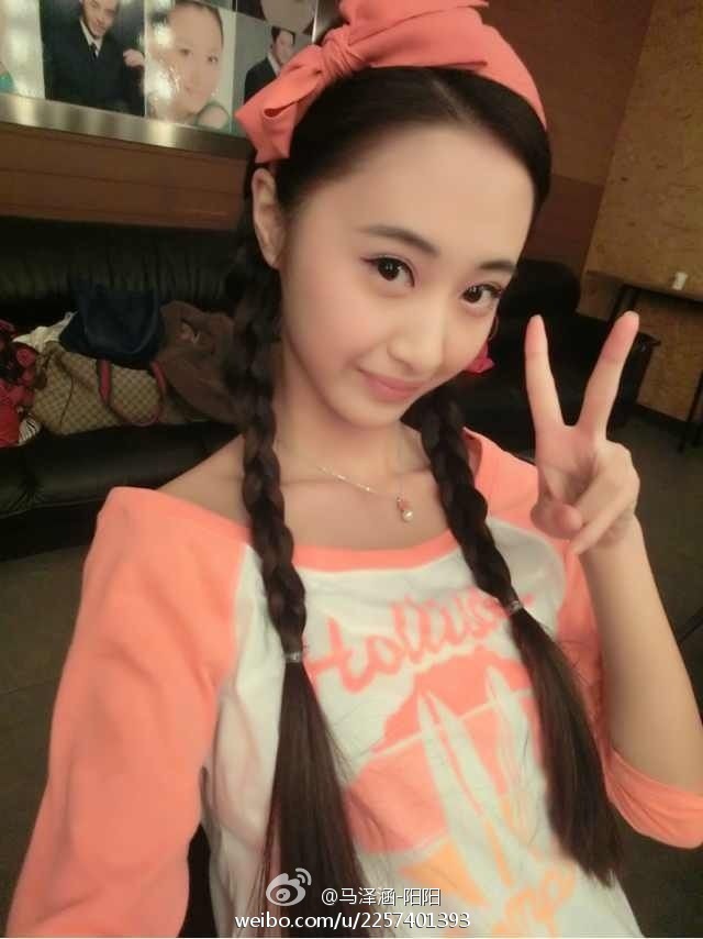 s型曲线身材美女液体
