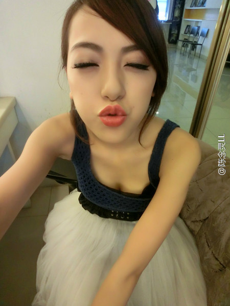 美女张悠然