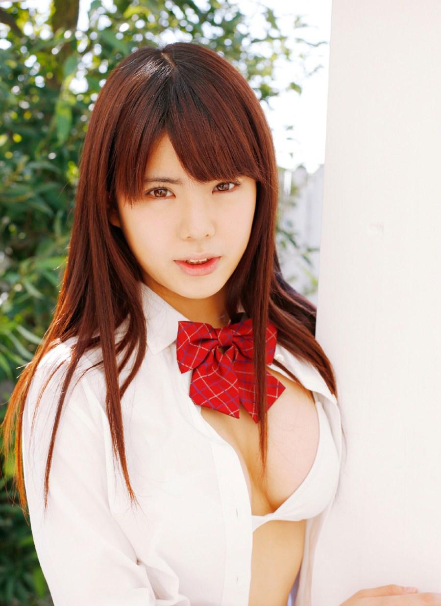 中原未來制服爆乳美眉水手服好赞