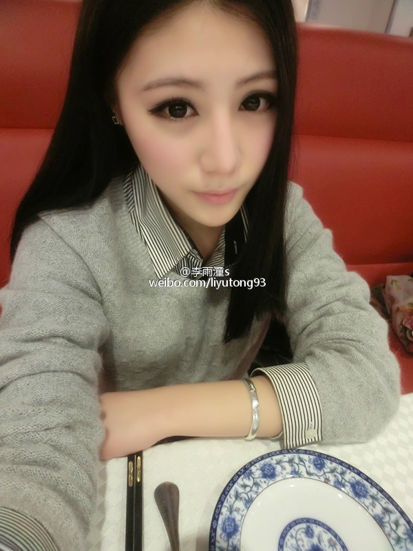 美女齐b短裙热舞