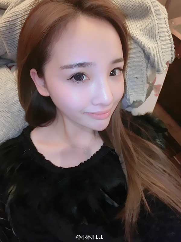 温婉迷人气质美女