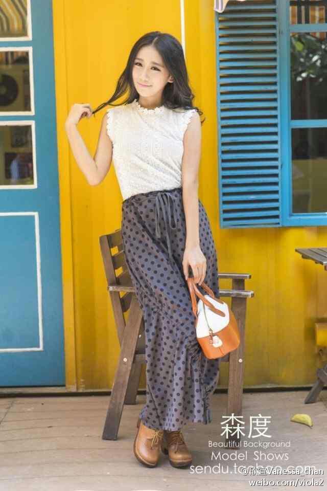 非主流美女卖萌