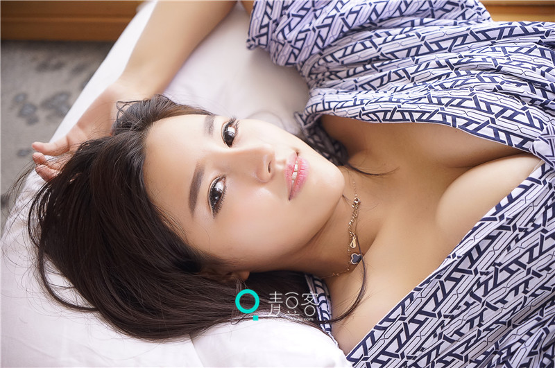 汪佩妮Penny性感睡衣写真 秀迷人身材