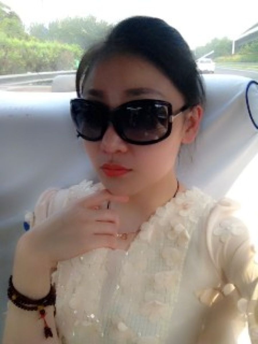 大眼睛美女00后