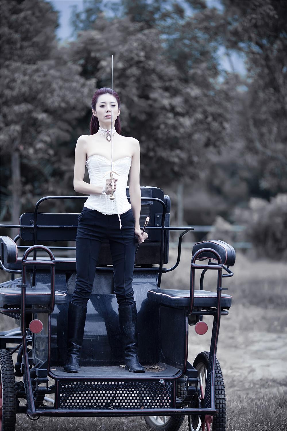 优美的素颜女神击剑气质美女