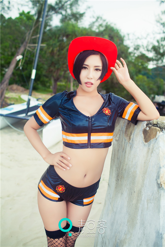 混血嫩模娜依灵儿翘臀写真 让宅男两眼放光
