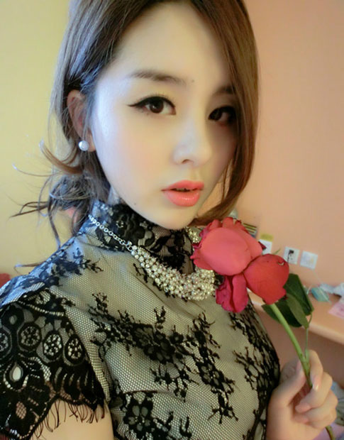 娜美身材妹赵惟依生活照