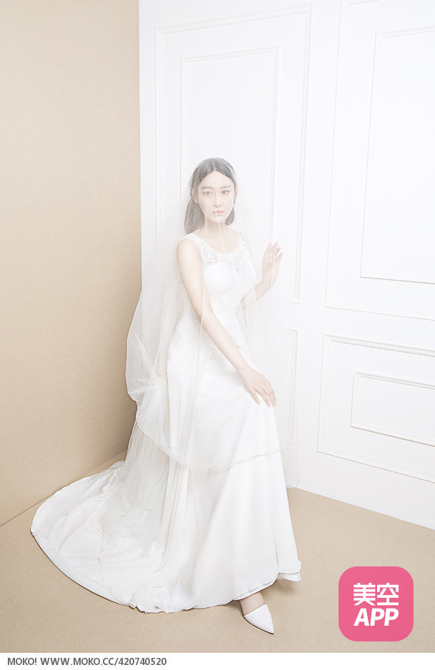 气质美女张馨予唯美婚纱大片曝光 演绎温婉梦幻新娘