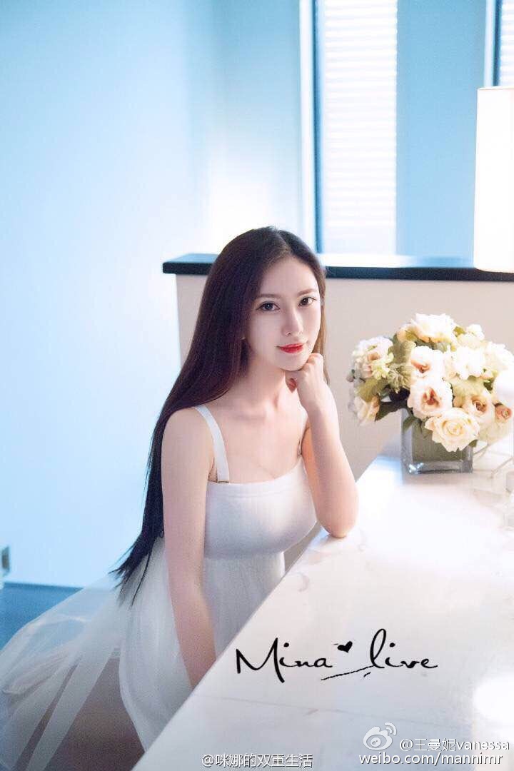 鱼嘴高跟美女