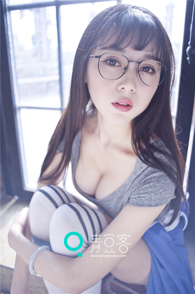 赵小米Kitty水灵灵性感美女丝袜图