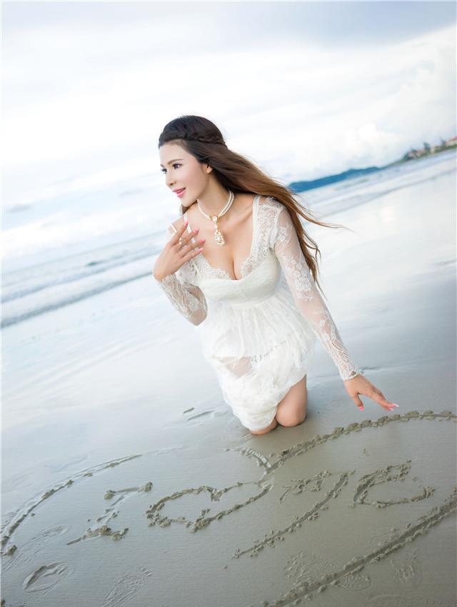 沙滩美女宛恩miyu游玩随拍 海边尽显高雅迷人