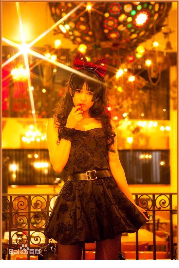 日本女星西野翔性感大胆人体艺术照图片写真