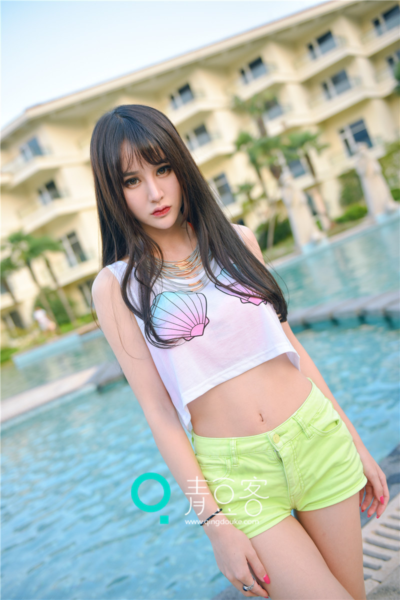 Cheryl青树户外自拍 清新不失妩媚