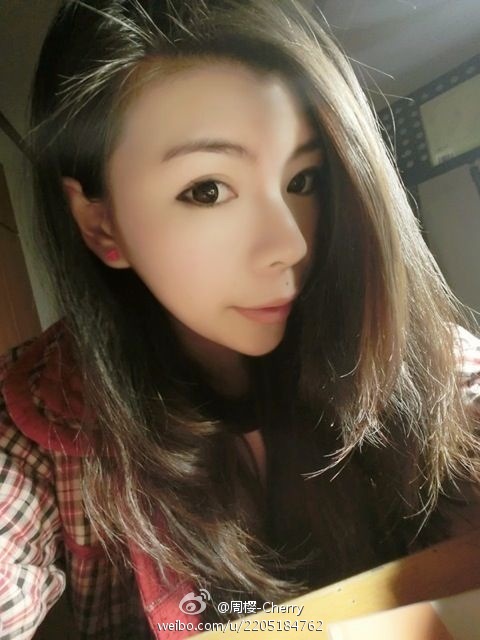 24岁性感美女