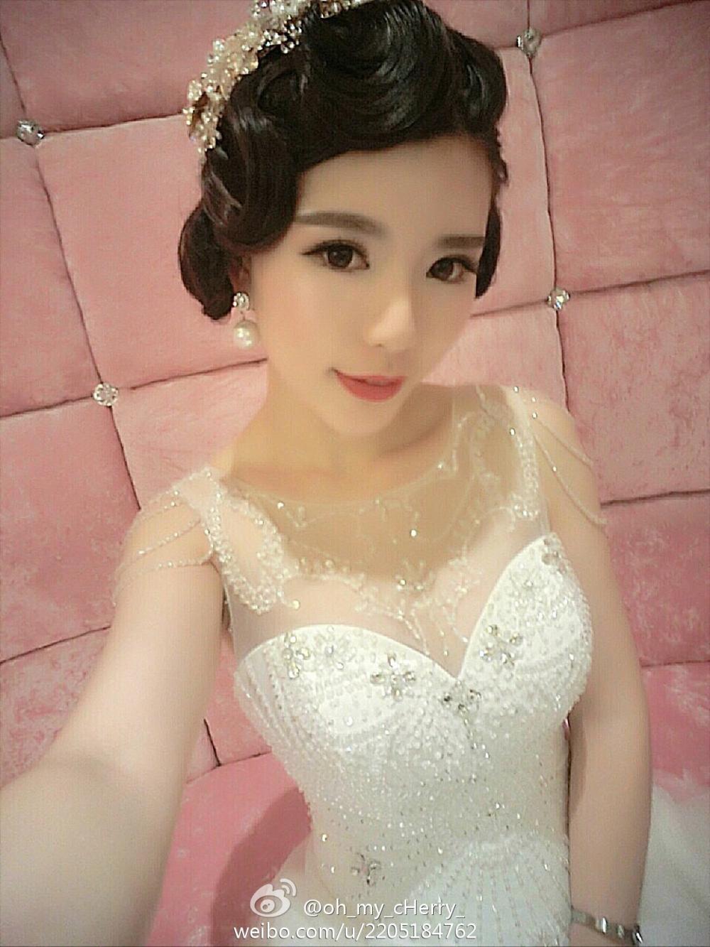 17岁美女一个人的图片