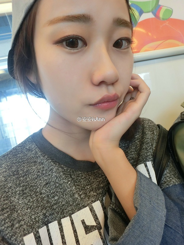 90后17岁美女生活照