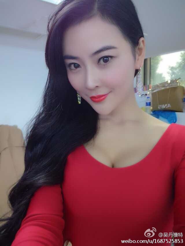 夏季超短裤美女