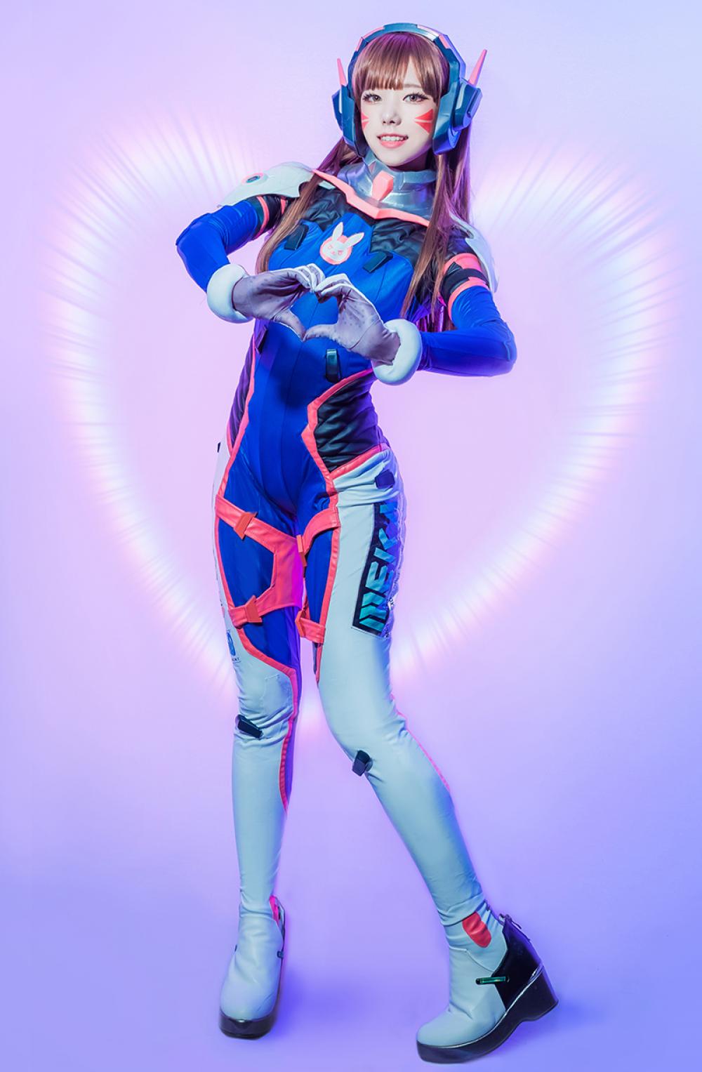 《守望先锋》D.Va紧身衣美女高还原Cosplay