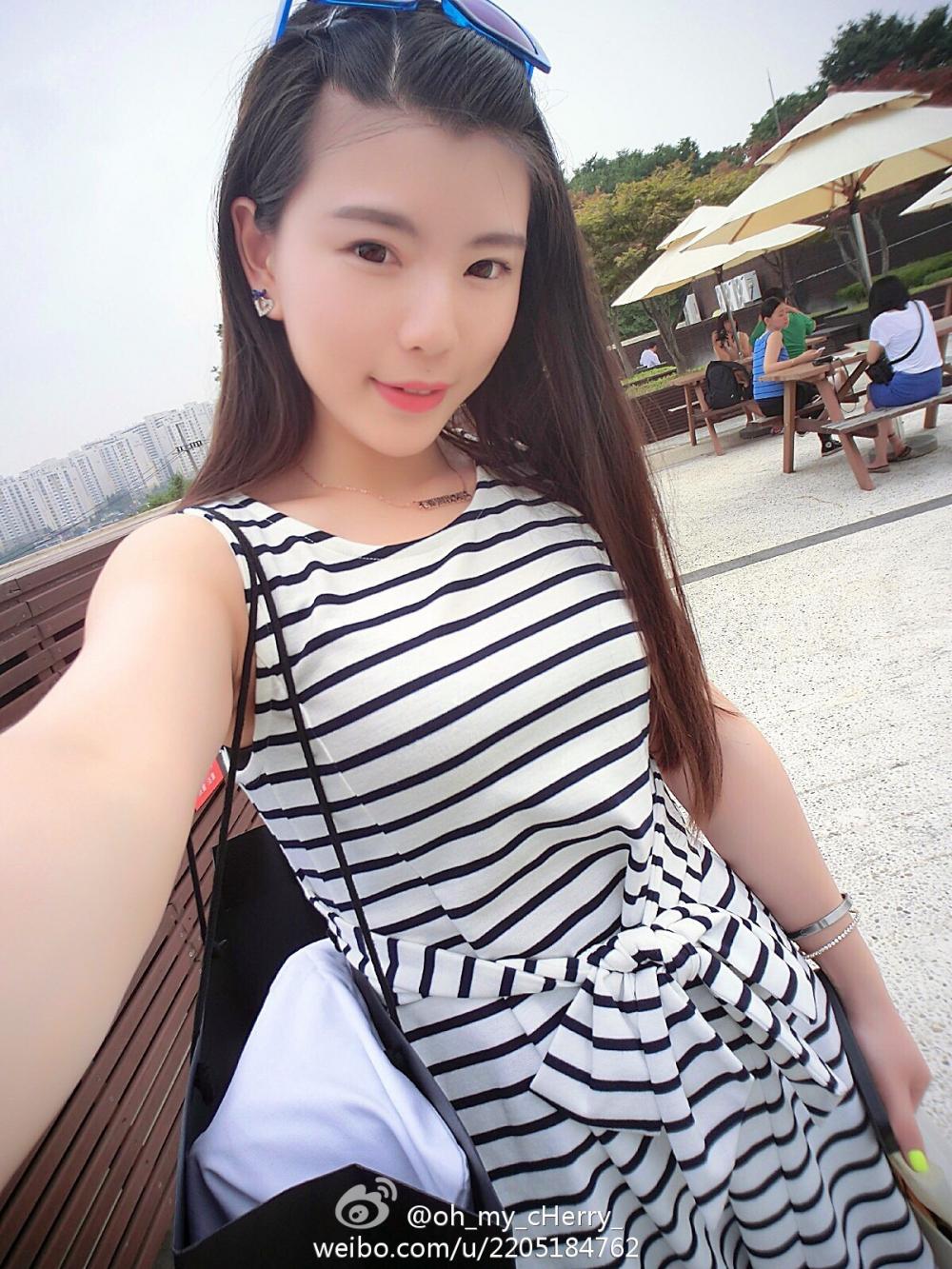 美女乳沟