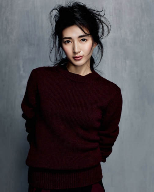 江疏影早秋时尚彰显熟女风情