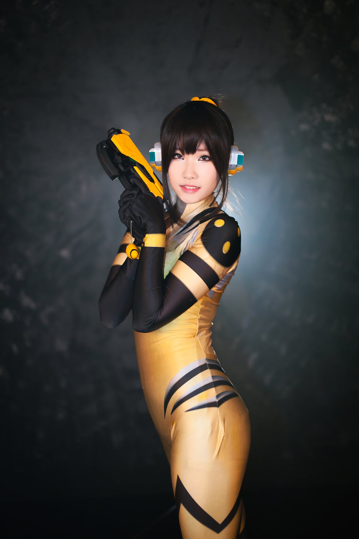 dva大黄蜂紧身衣战斗服Cosplay