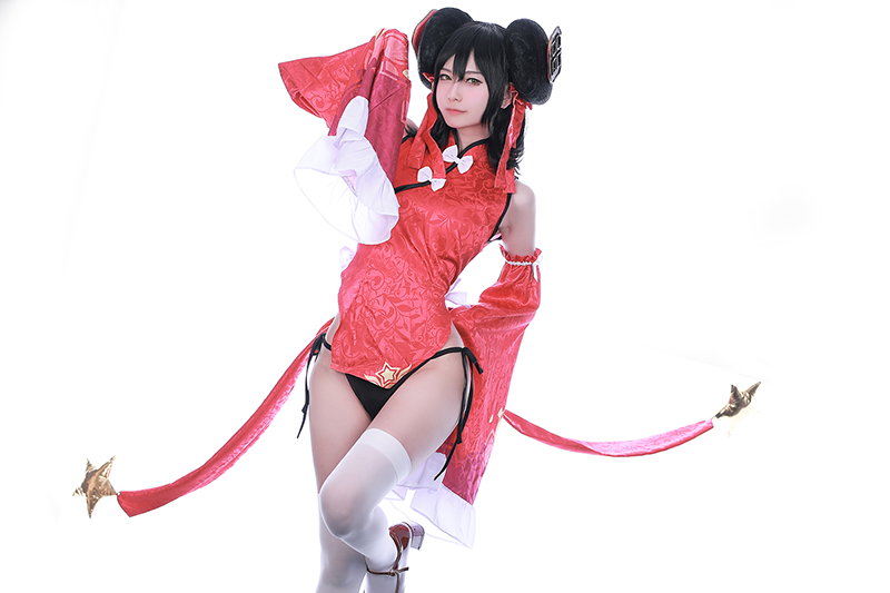 《少女前线》97式性感白丝美腿美女Cosplay