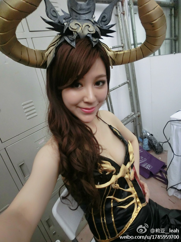 纯情美女户士装