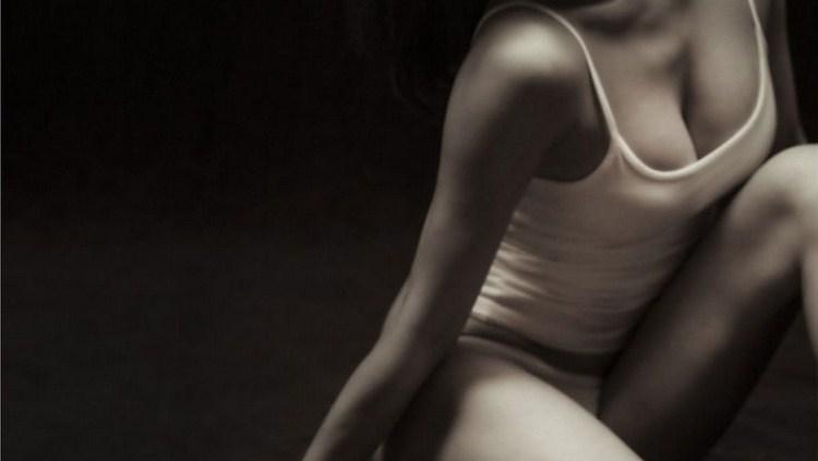 写真av偶像杉本有美美乳翘臀冷色大片