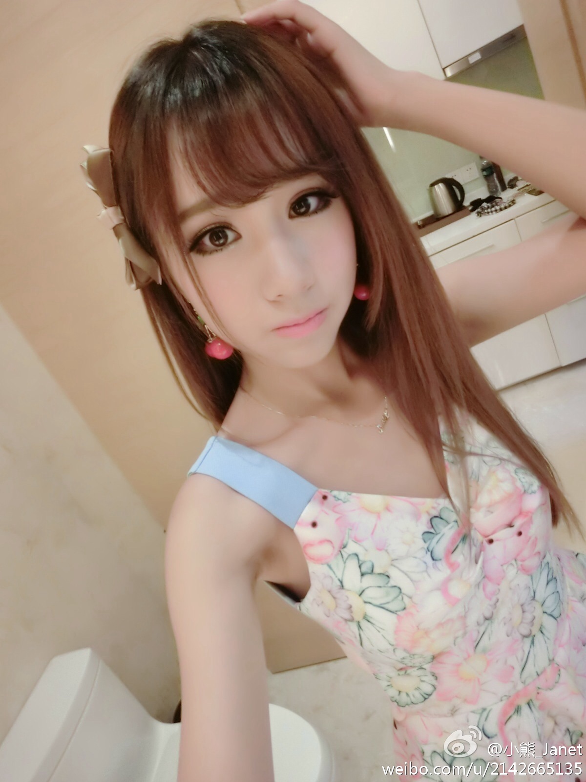 超短连衣裙美女