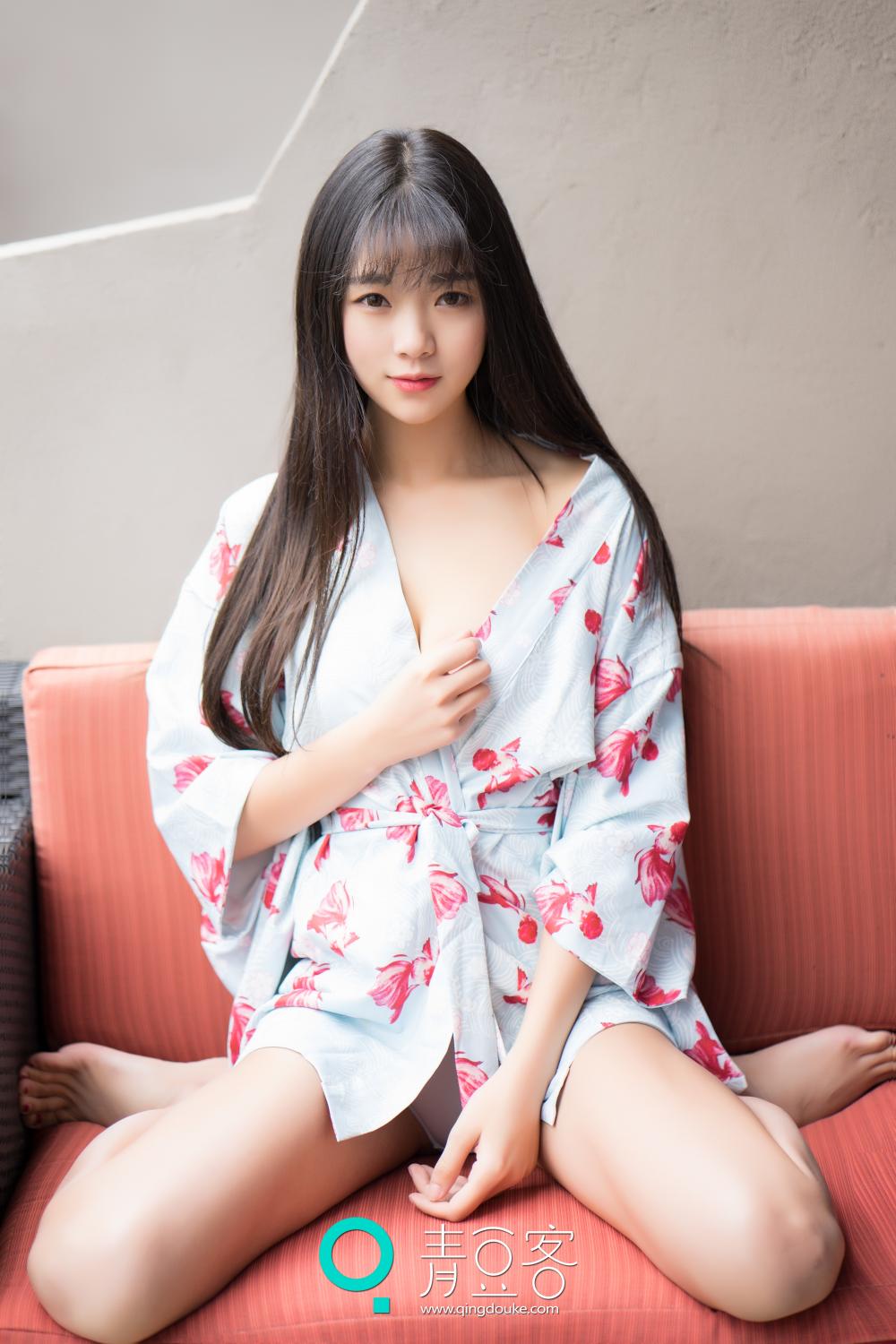 丰乳翘臀美女可乐Vicky内衣写真 丰满的美女图片