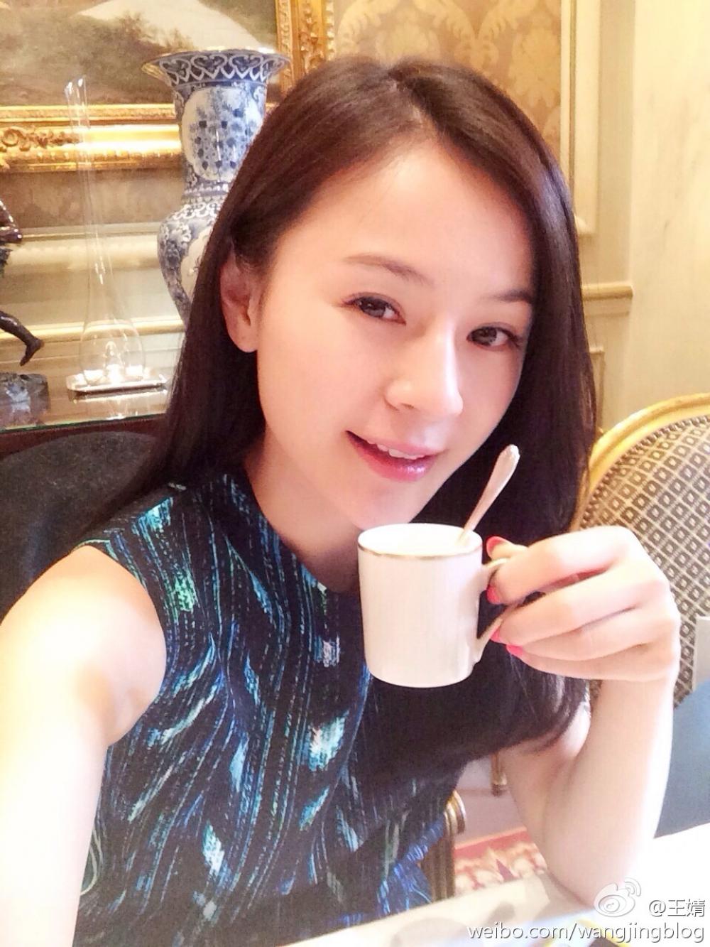 空间大图时尚潮流美女