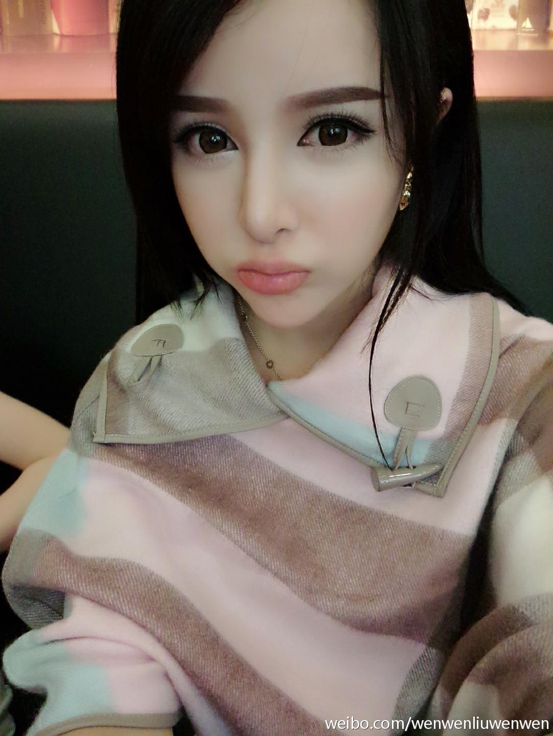 美女名星的脚心