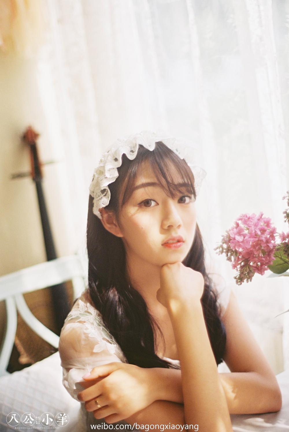长腿牛仔裤美女