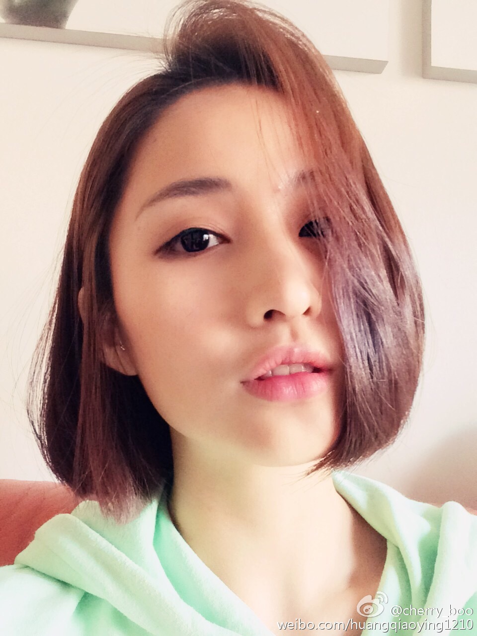 美女的脚丫香不