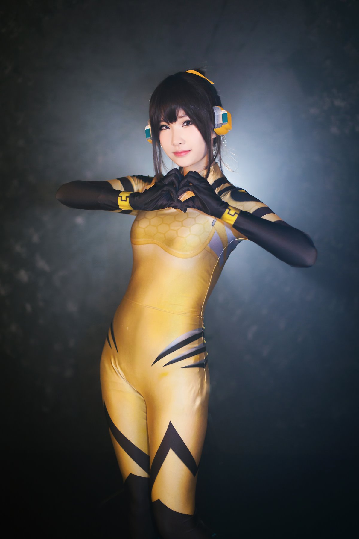 dva大黄蜂紧身衣战斗服Cosplay