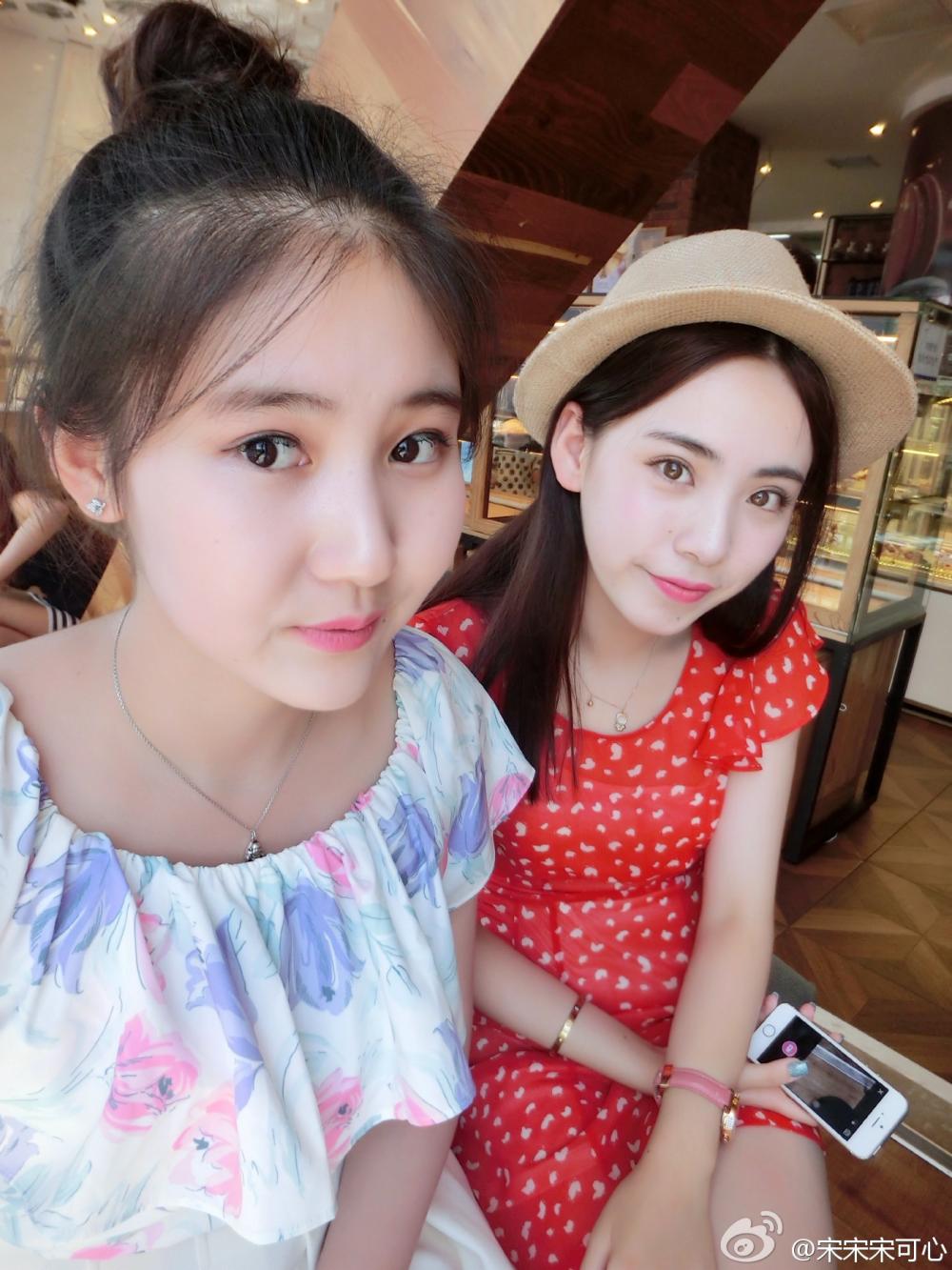美女丝袜老师制服诱惑