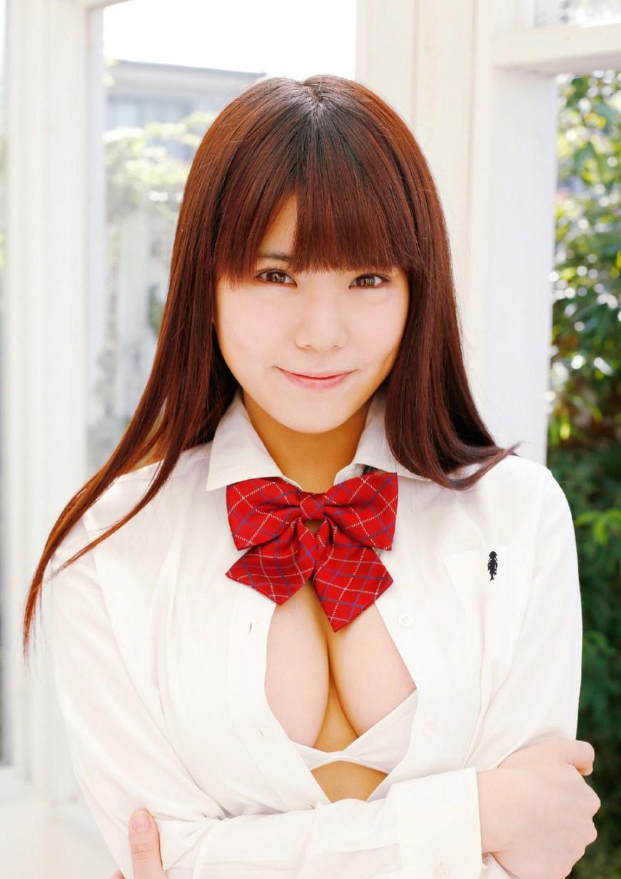 中原未來制服爆乳美眉水手服好赞