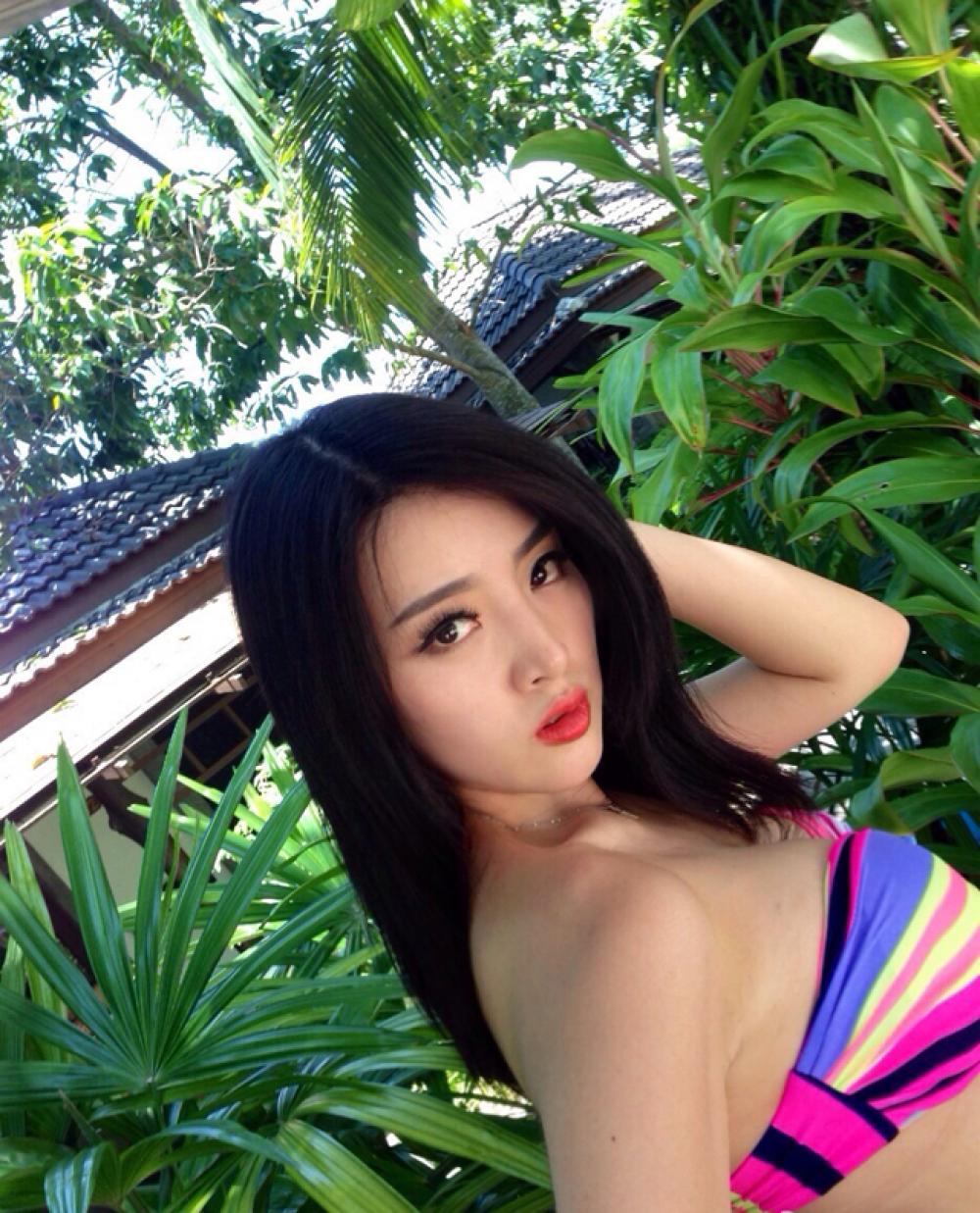 余薇薇比基尼湿身性感迷人个人艺术照摄影
