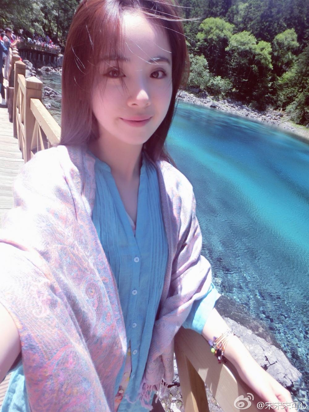 中国女孩12岁洗澡照片