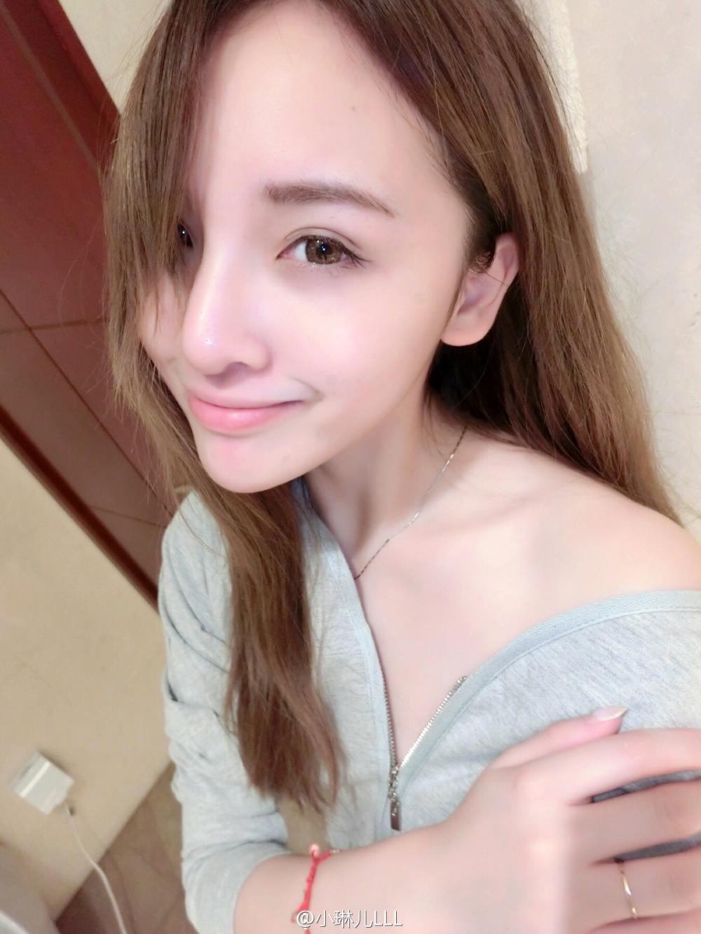 2013妩媚妖娆女生图片