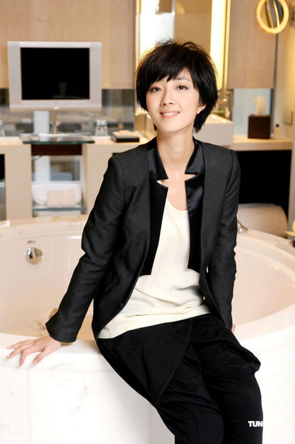 时尚百搭女王桂纶镁平面写真