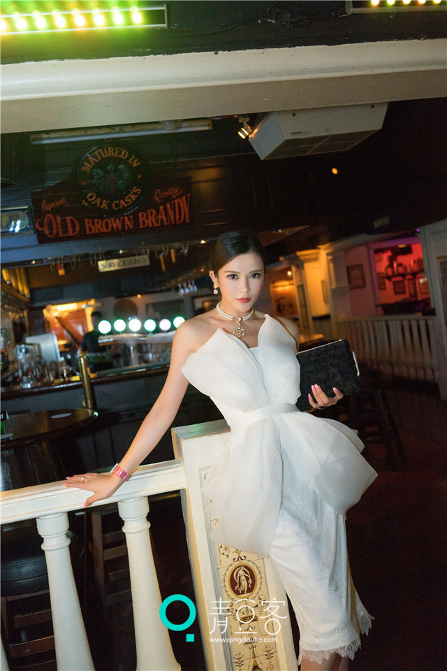 美少女宛恩清纯白裙唯美浪漫写真 温婉前凸图片唯美