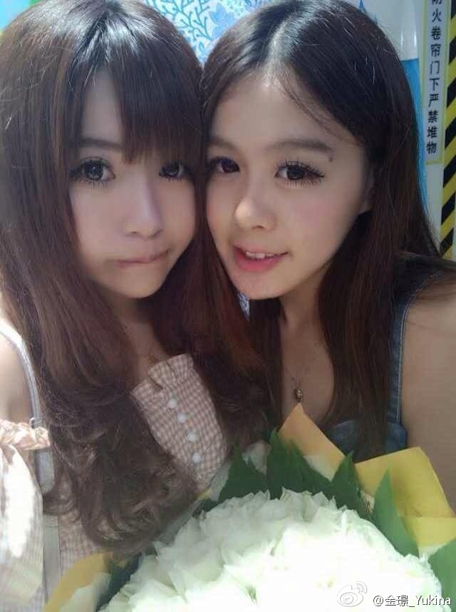 美女穿连身袜全过程