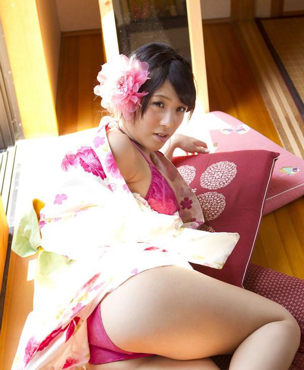 90后美女闺蜜薇薇桃子