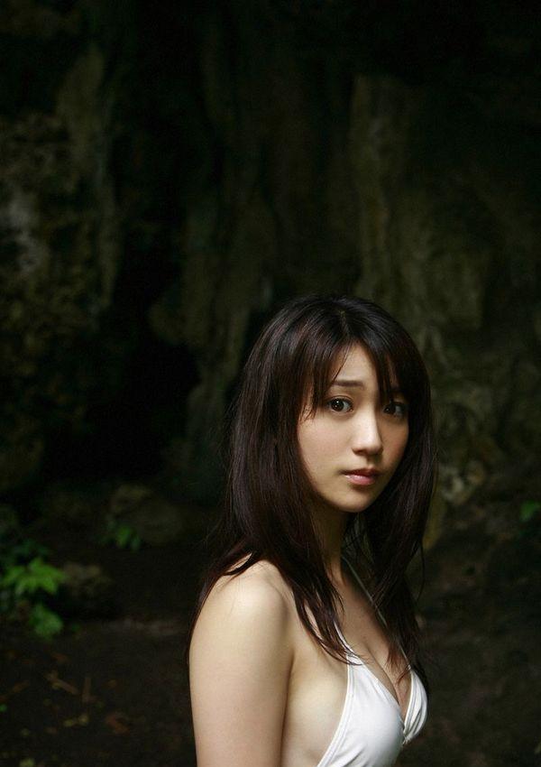 大岛优子比基尼活力写真