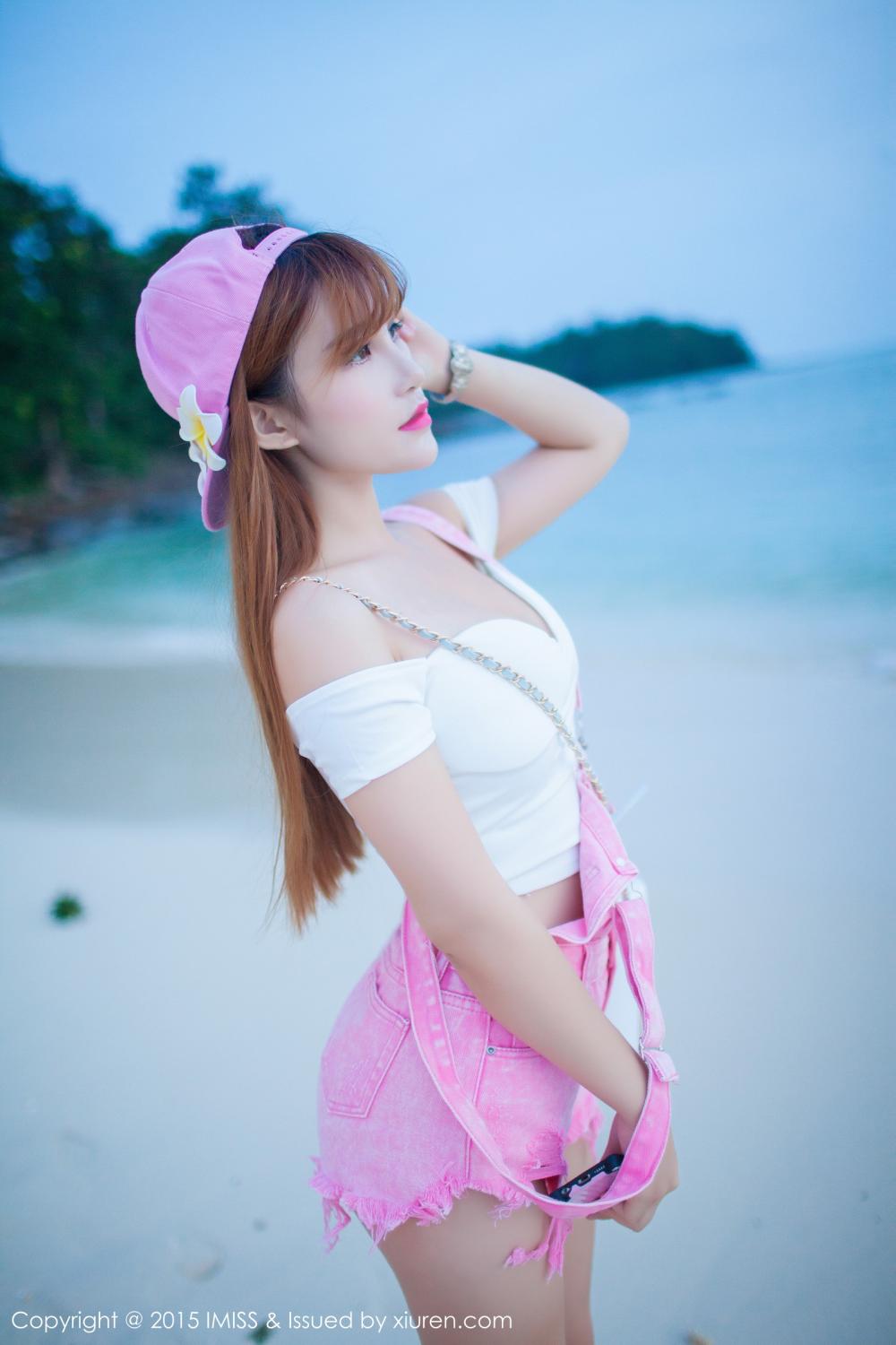 美女萝莉LalaBaby啦啦户外清凉写真