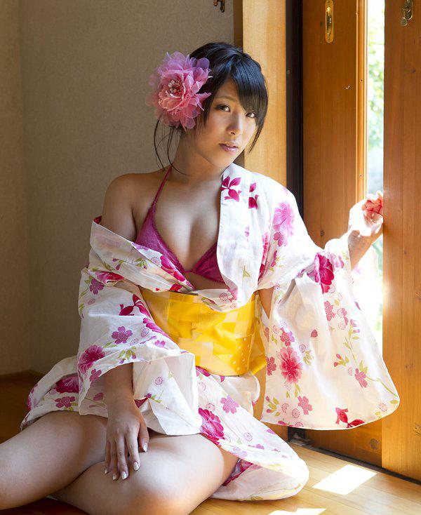 90后美女闺蜜薇薇桃子