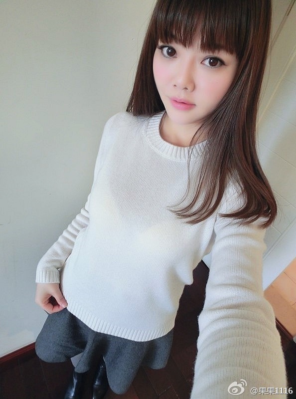 清代玉雕美女摆件
