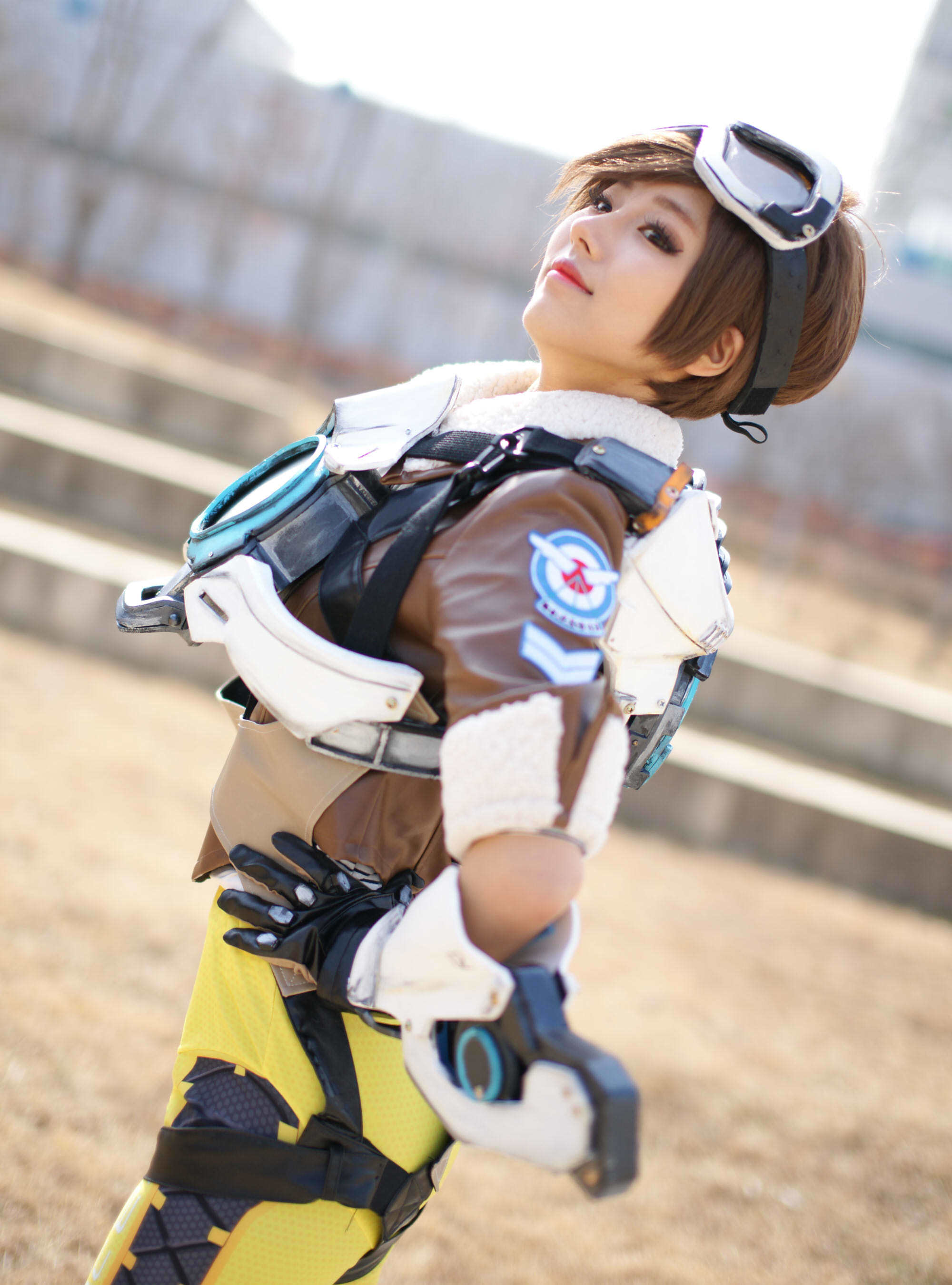 《守望先锋》猎空紧身裤美女高还原度Cosplay